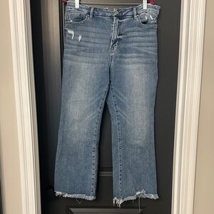 Arula Women’s Light Blue Distressed Jeans